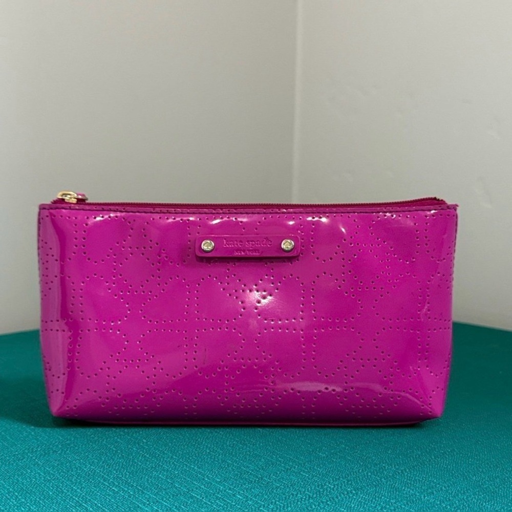 Kate Spade LIttle Shiloh Metro Spade Pouch -Preowned